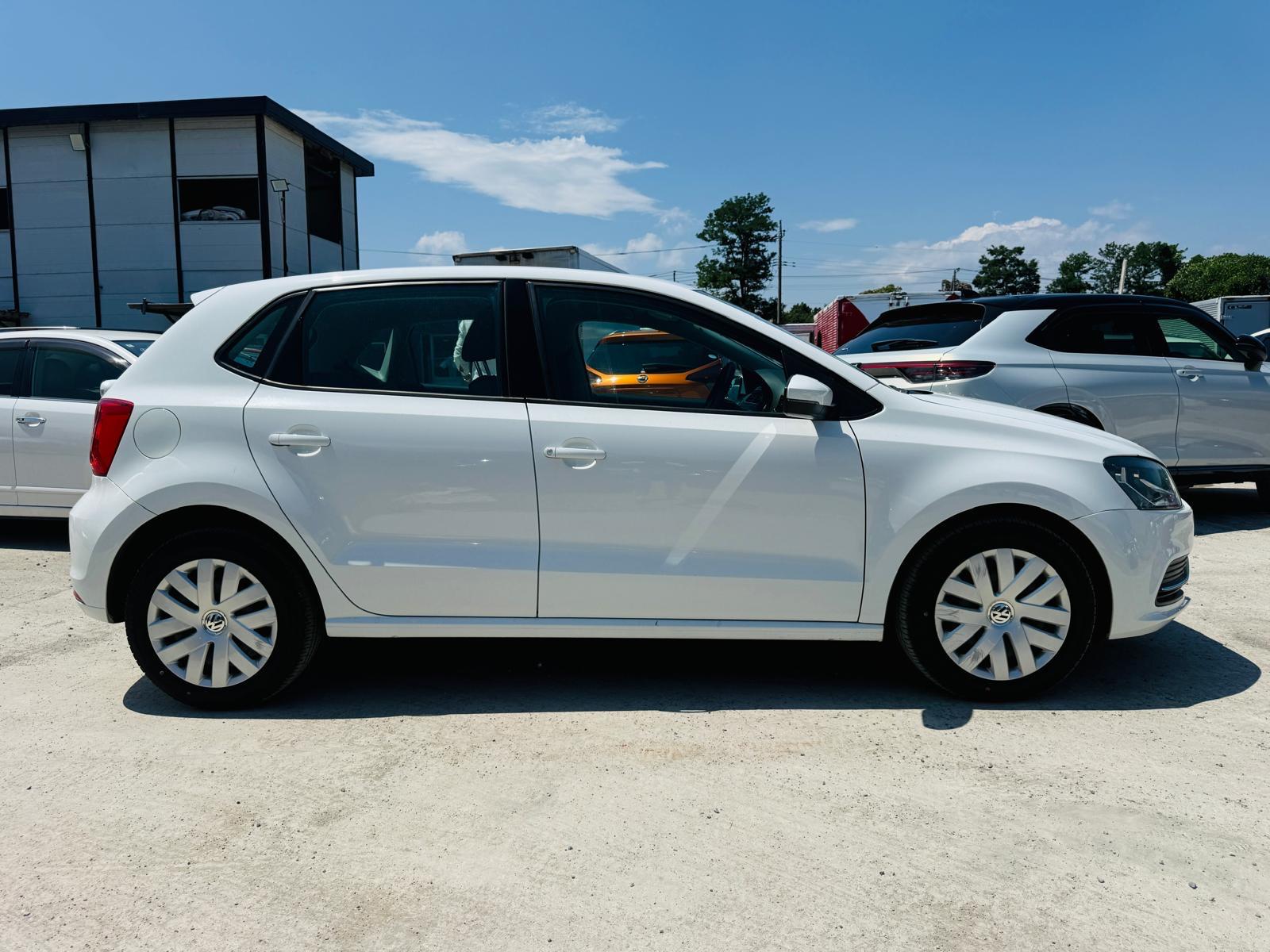 2014 Volkswagen Polo 1.2 TSI DSG Comfortline — 5 Door photo 1