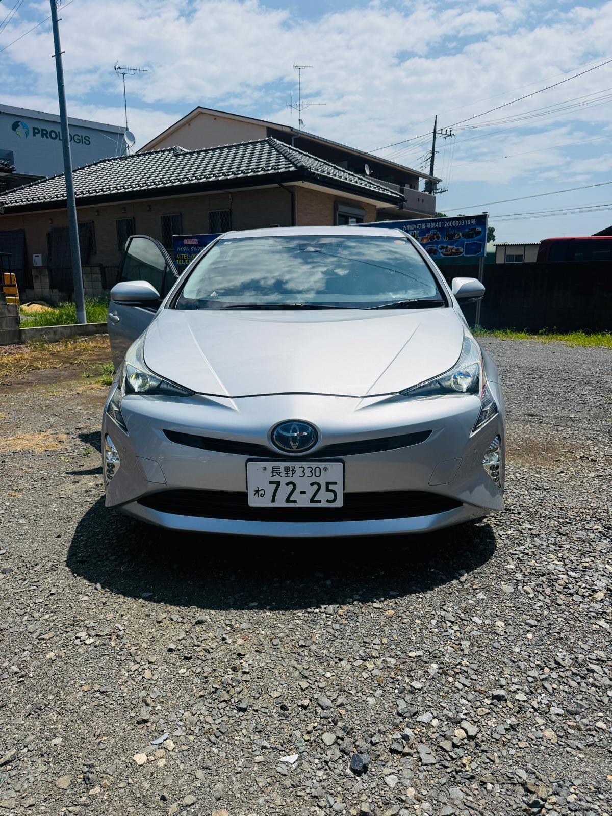 2017 Toyota Prius 1.8L Hybrid Automatic – Low Mileage photo 1